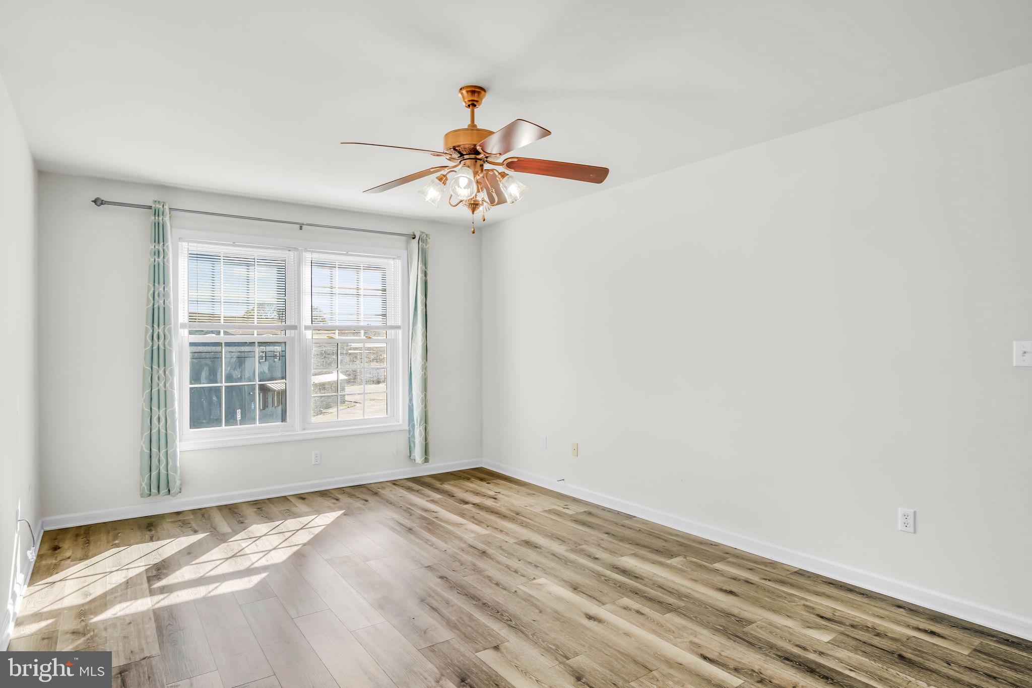 128 W PORTLAND STREET 11