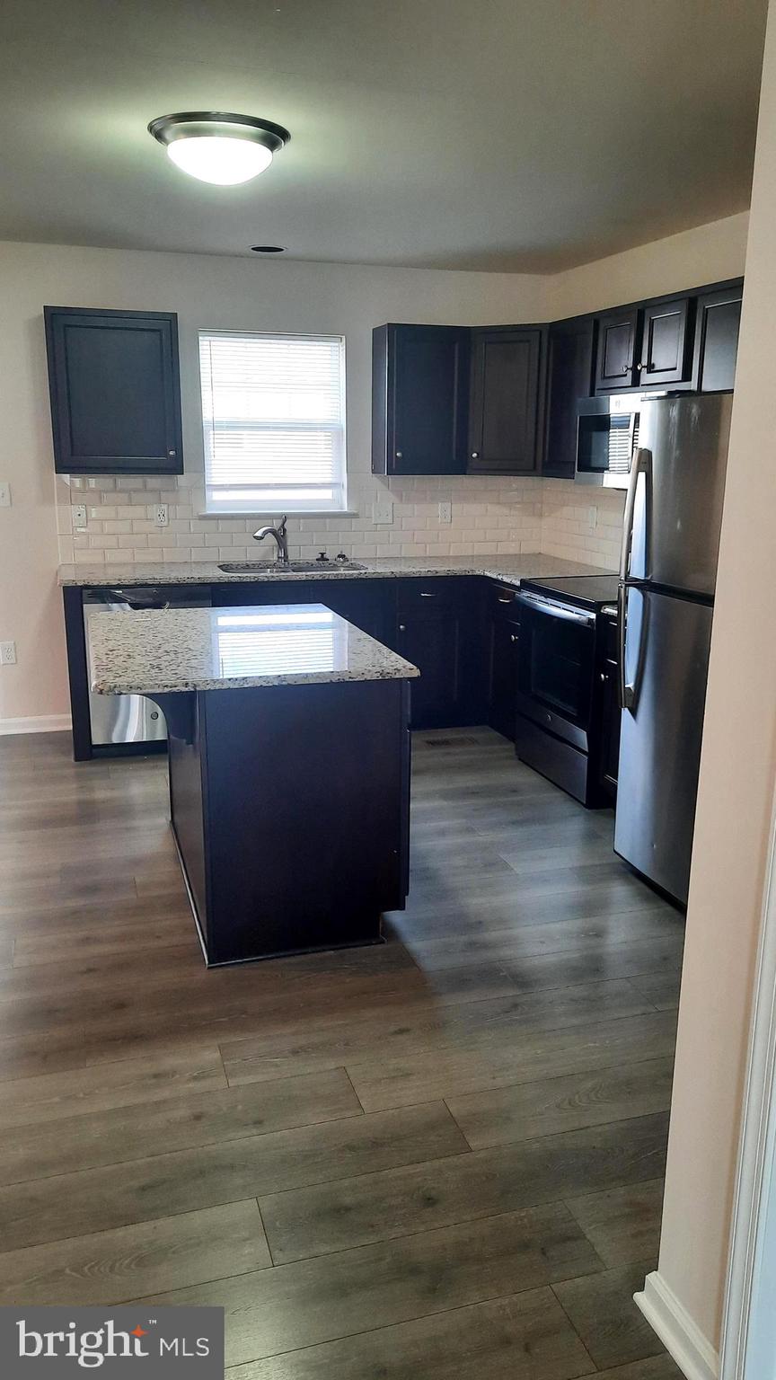 930 ADMIRALS QUAY DRIVE