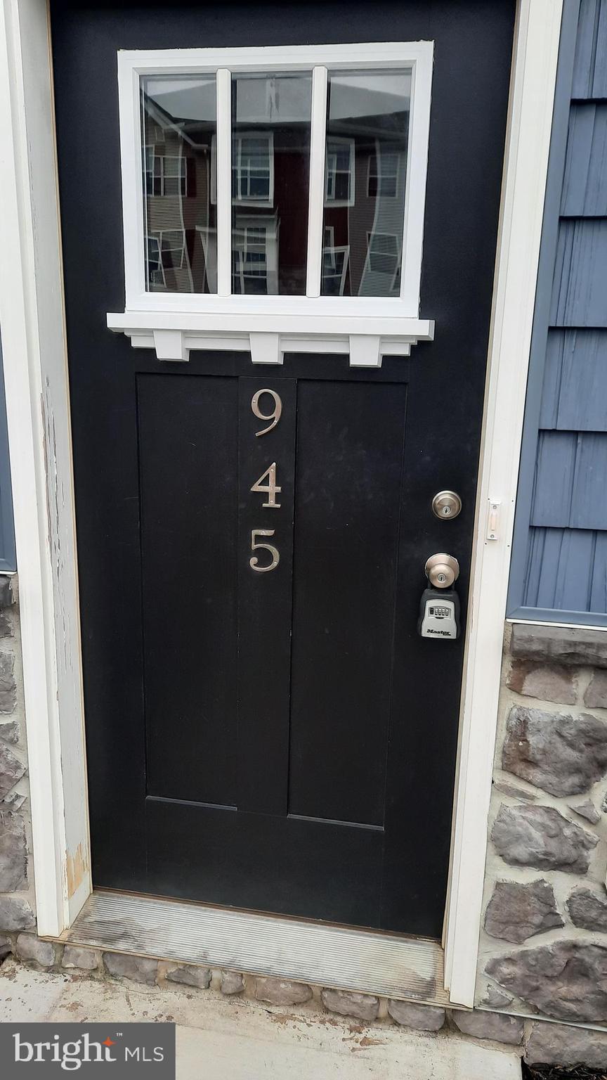 945 ADMIRALS QUAY DRIVE