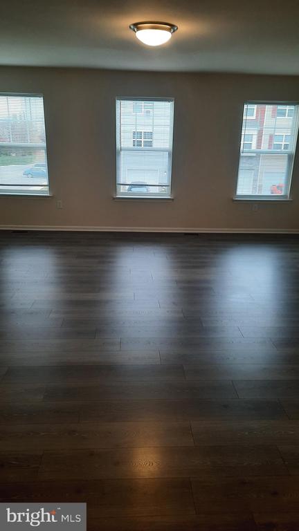 945 ADMIRALS QUAY DRIVE