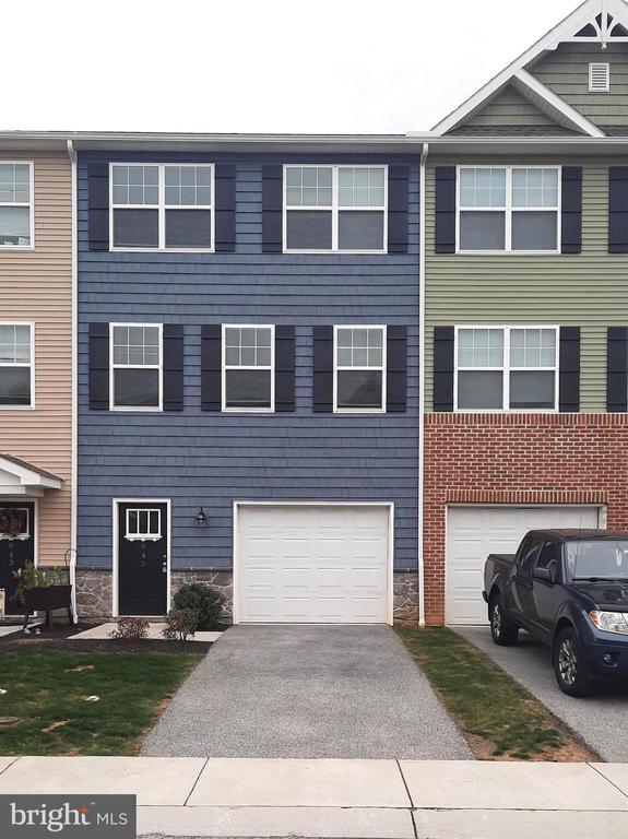 945 ADMIRALS QUAY DRIVE