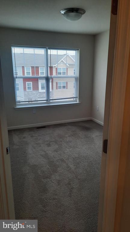 945 ADMIRALS QUAY DRIVE