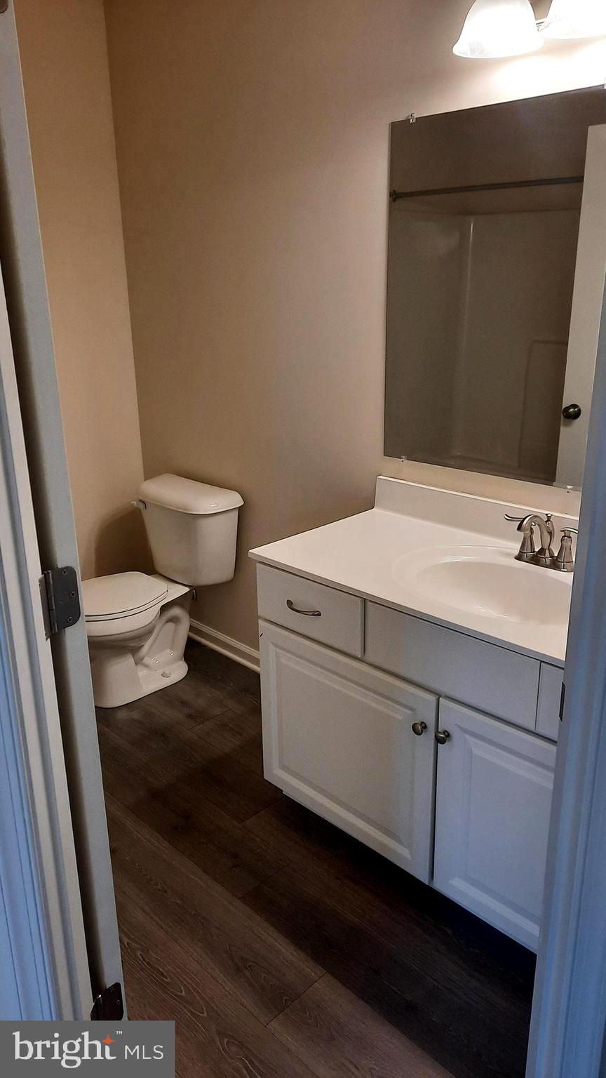 945 ADMIRALS QUAY DRIVE