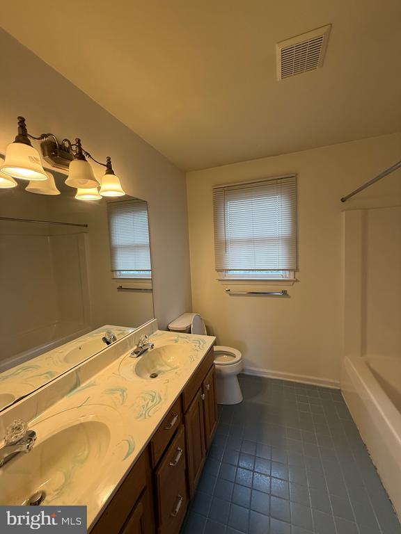 28 WILLOW WAY DRIVE