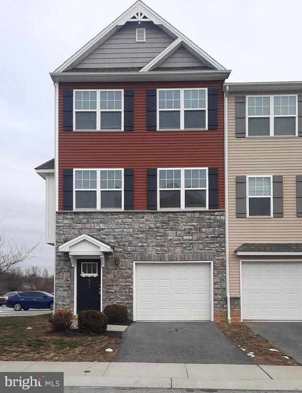 801 SCHOONER LANE
