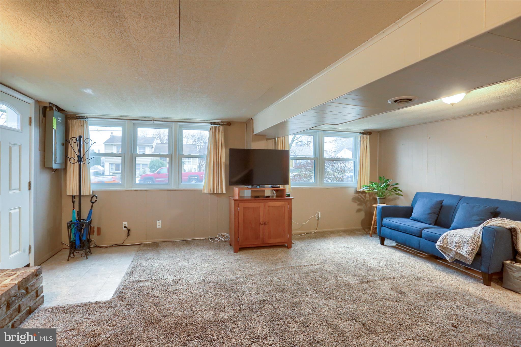 113 E WOODLAND DRIVE