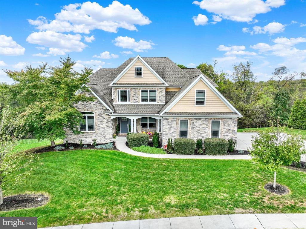 19 MARINA DRIVE