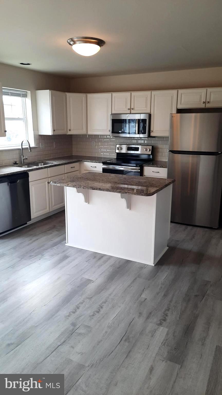 1029 ADMIRALS QUAY DRIVE