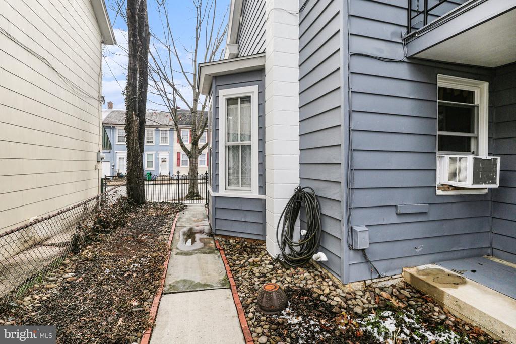 125 E NORTH STREET