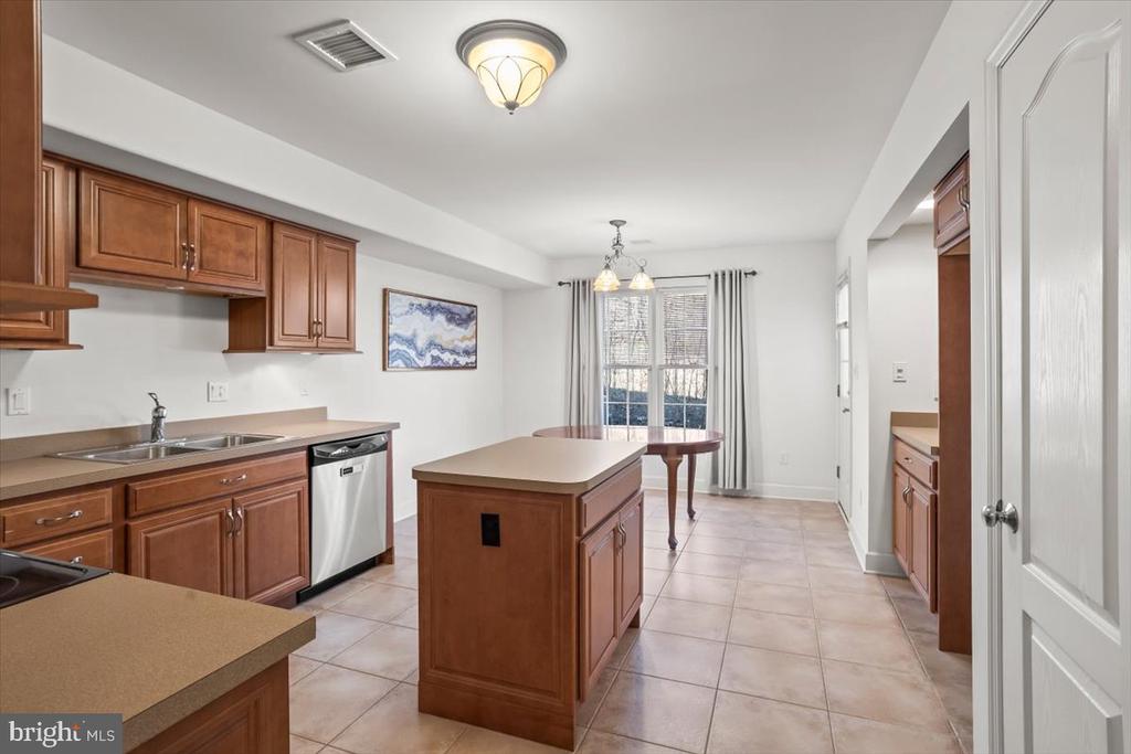 10 LENOX COURT