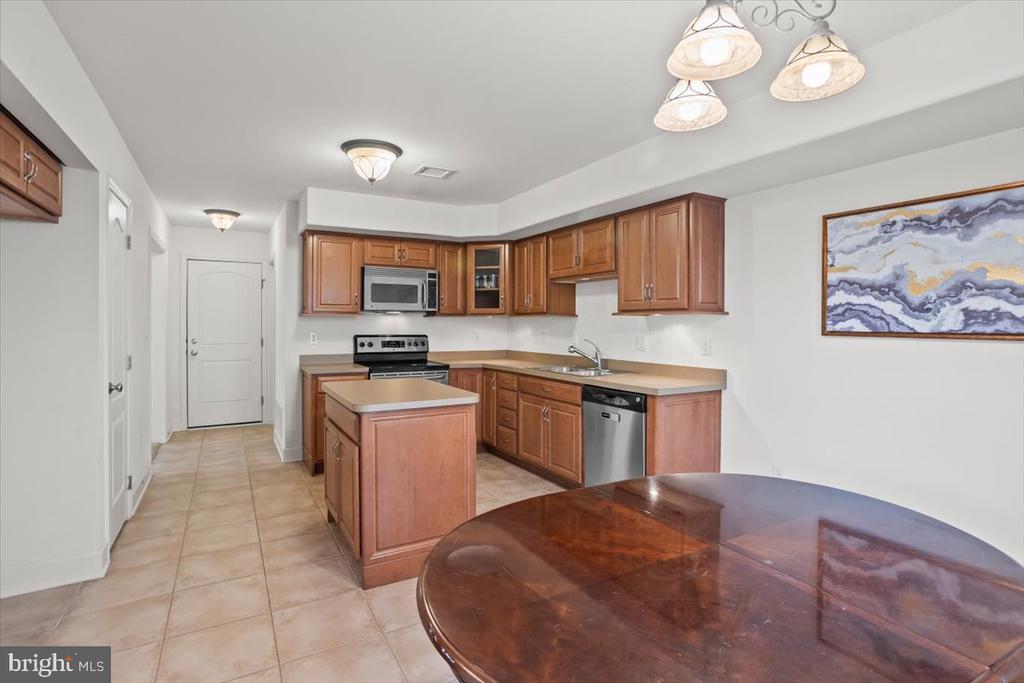 10 LENOX COURT