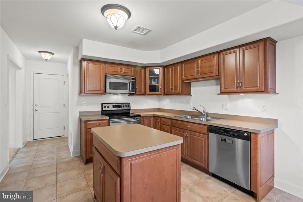10 LENOX COURT