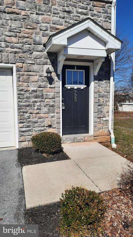 723 ADMIRALS QUAY DRIVE