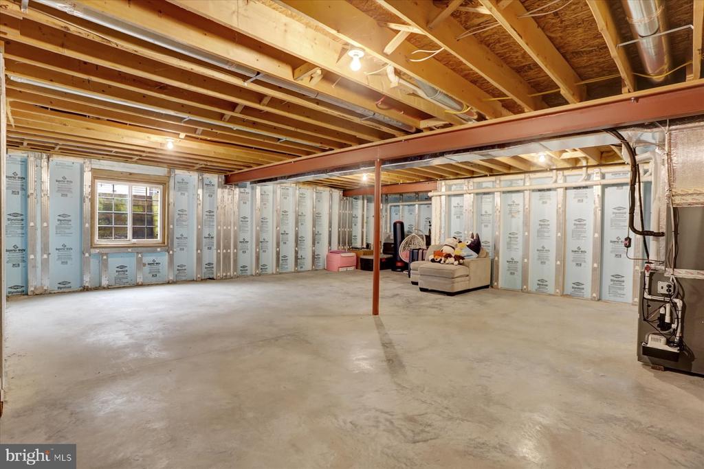 1821 SPARTAN DRIVE