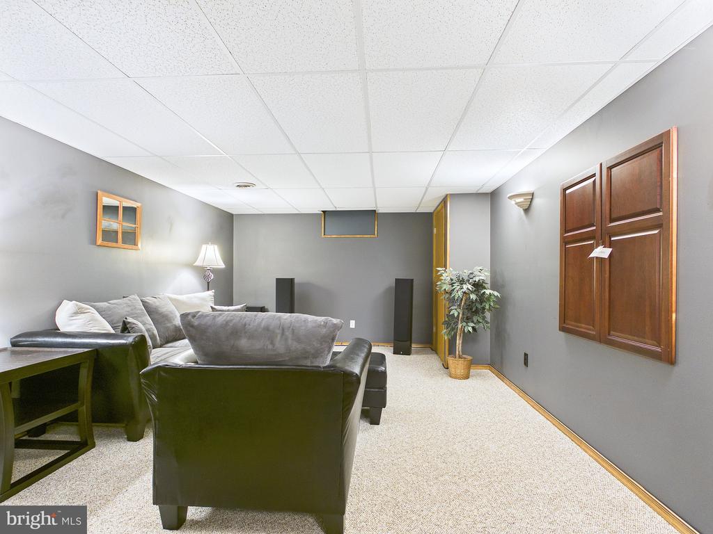 2414 RYE CIRCLE