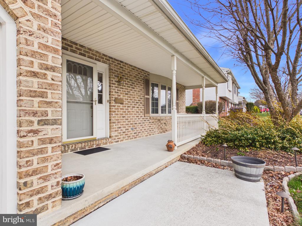 2414 RYE CIRCLE