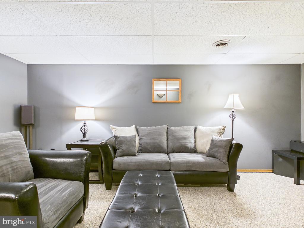 2414 RYE CIRCLE