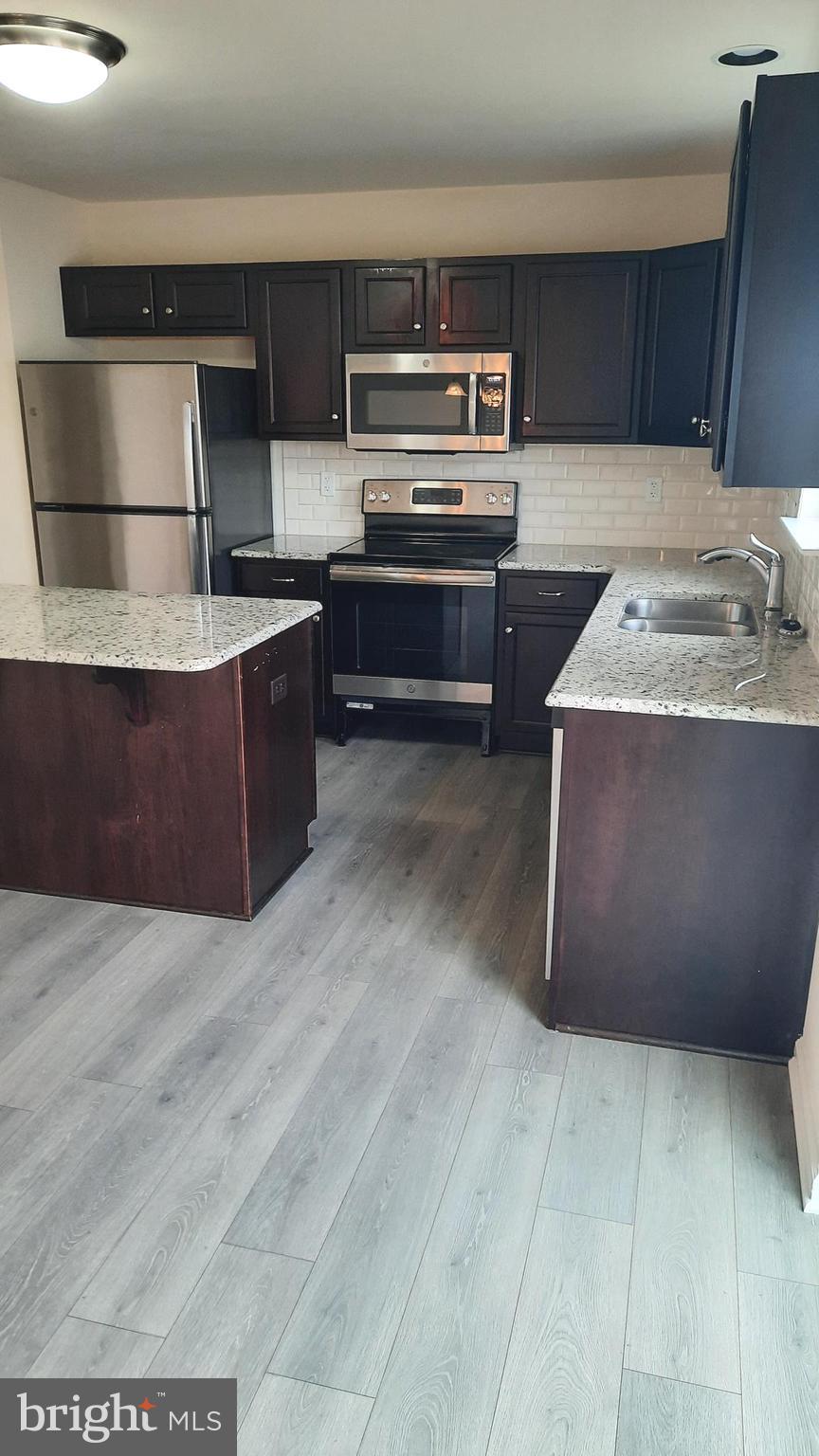 936 ADMIRALS QUAY DRIVE