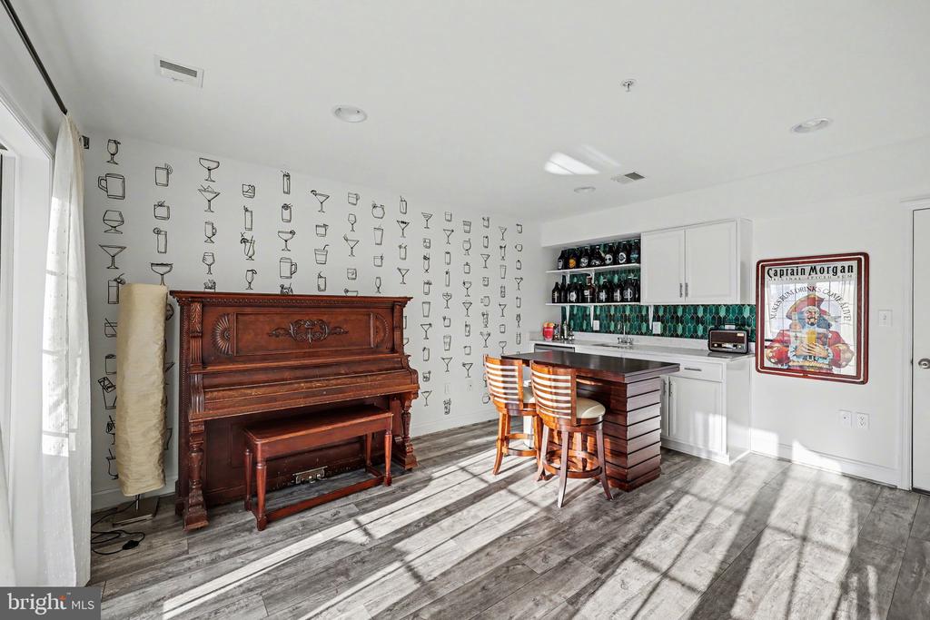 3111 BEN STREET