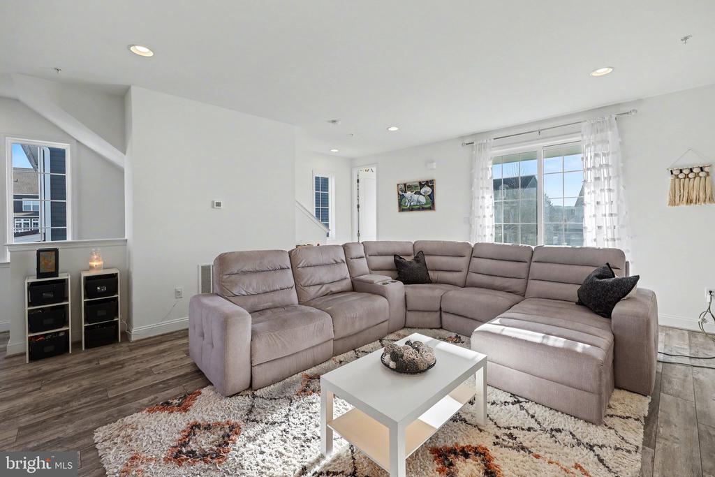 3111 BEN STREET
