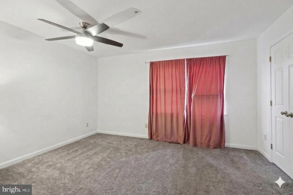 6 WESTWOOD COURT