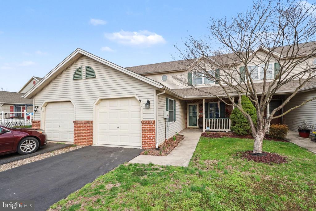 6 WESTWOOD COURT