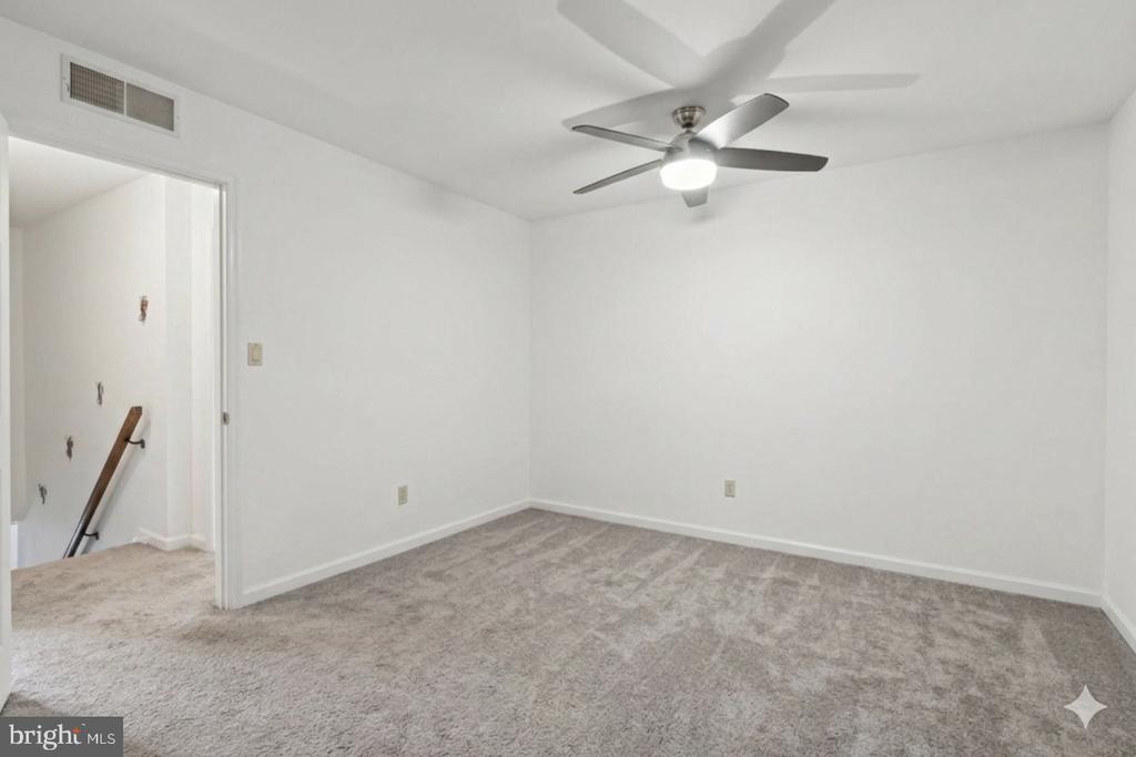 6 WESTWOOD COURT
