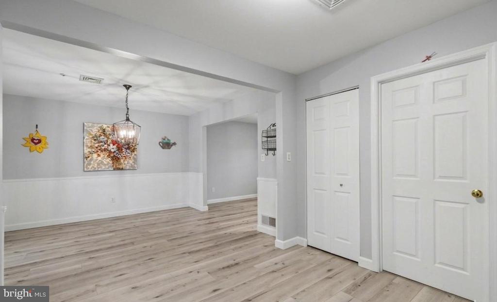 6 WESTWOOD COURT