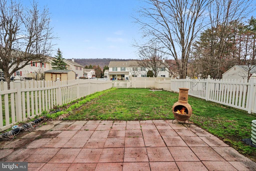 6 WESTWOOD COURT