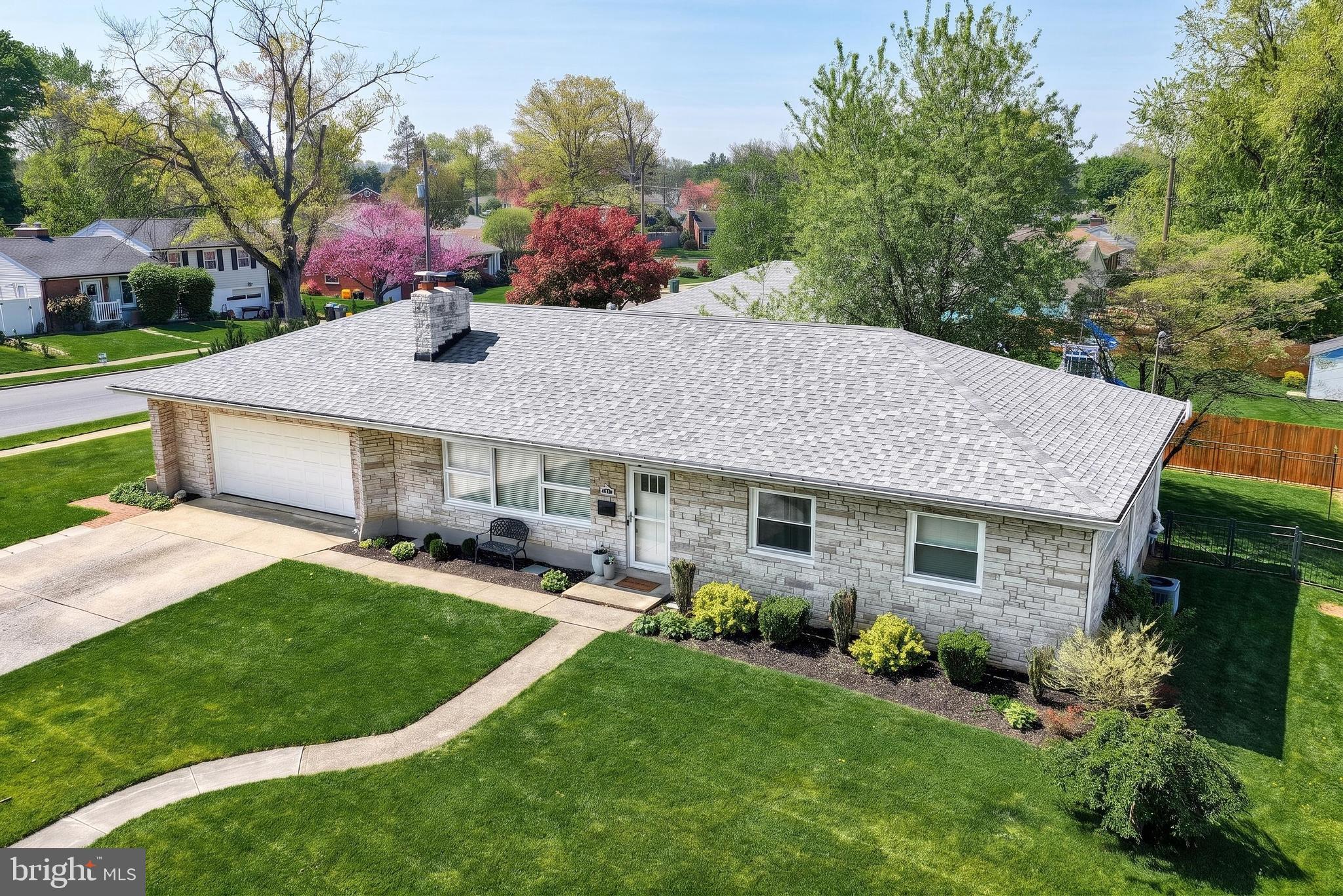 52 CENTER DRIVE