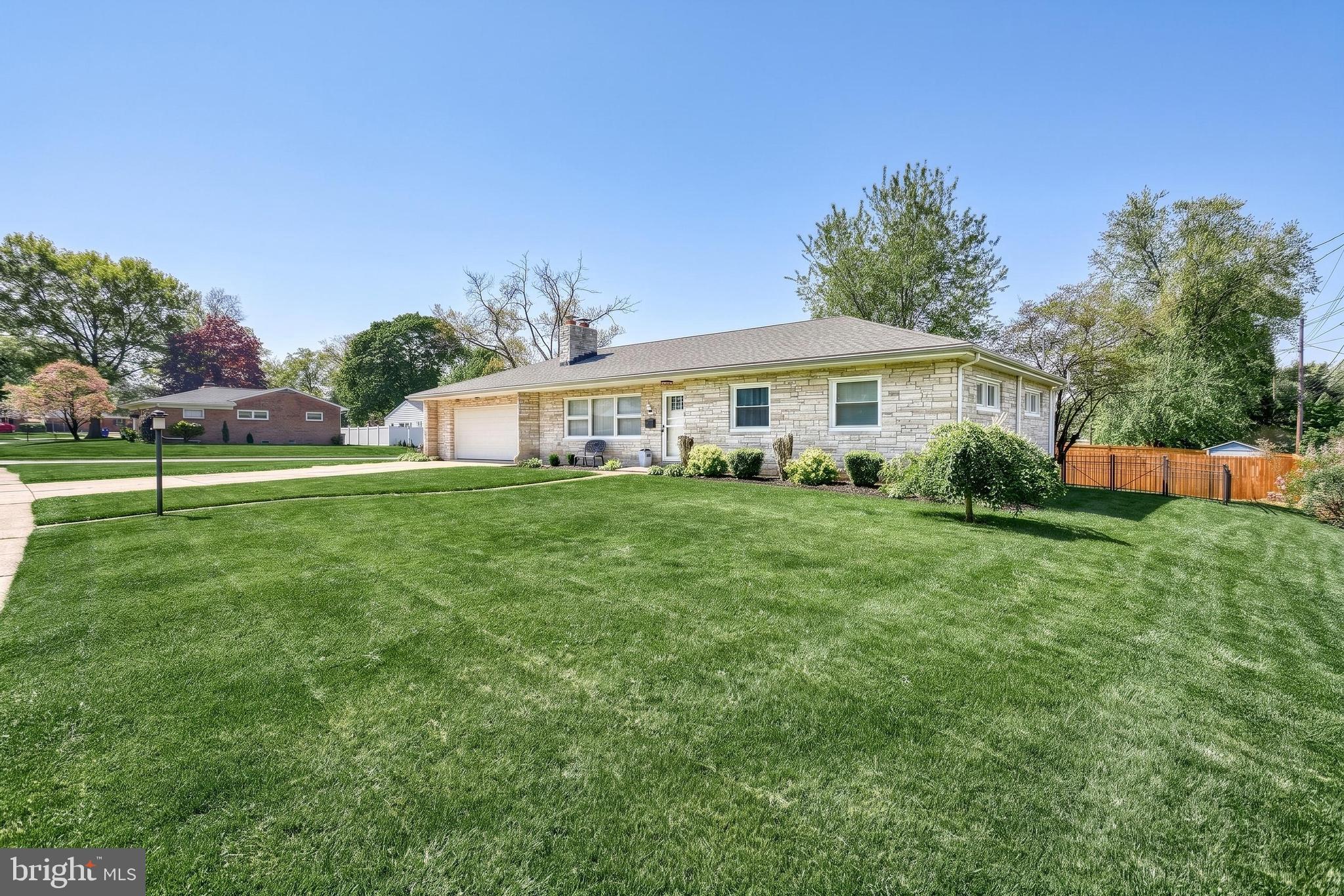52 CENTER DRIVE