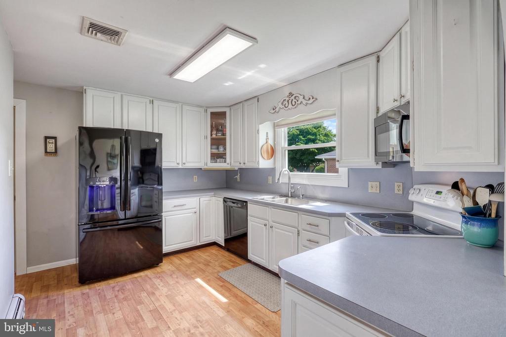 52 CENTER DRIVE
