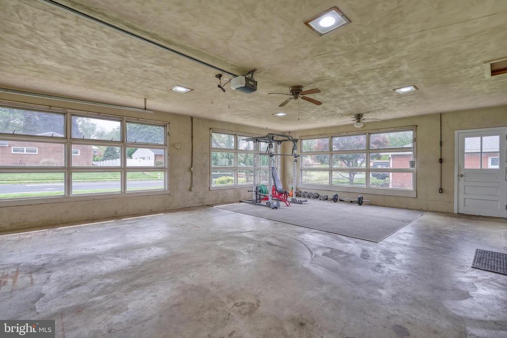 52 CENTER DRIVE