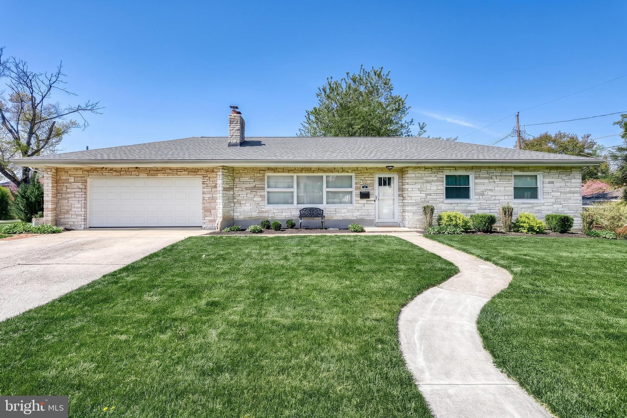 52 CENTER DRIVE