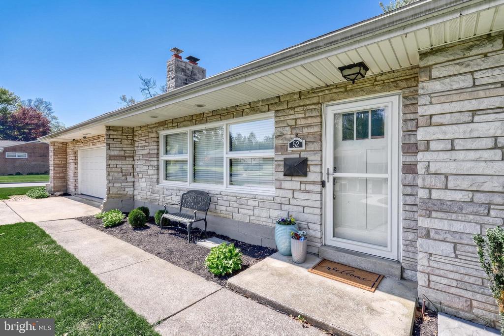 52 CENTER DRIVE