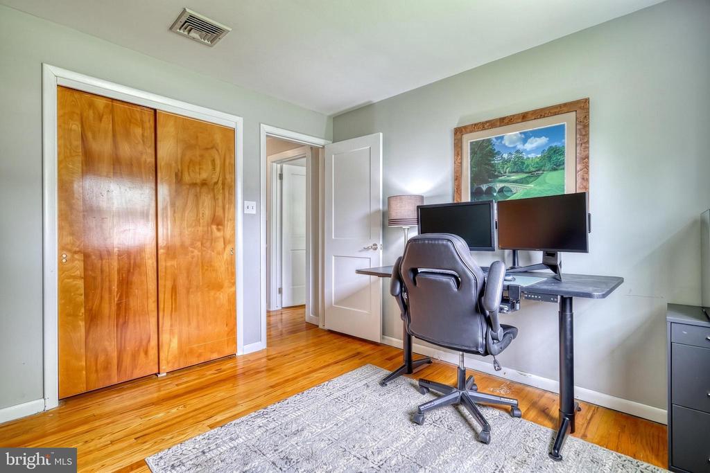 52 CENTER DRIVE