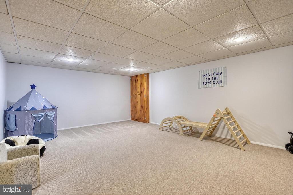 52 CENTER DRIVE