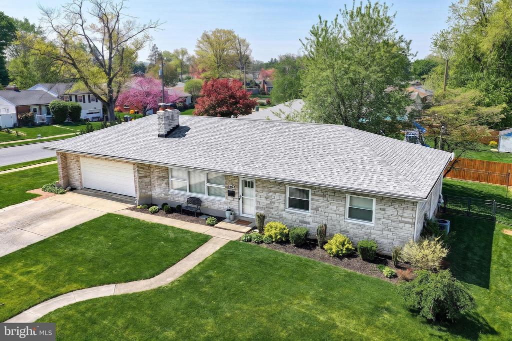 52 CENTER DRIVE