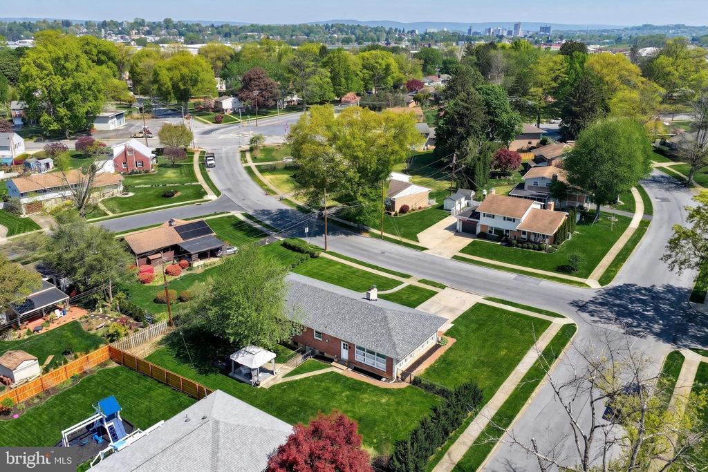 52 CENTER DRIVE