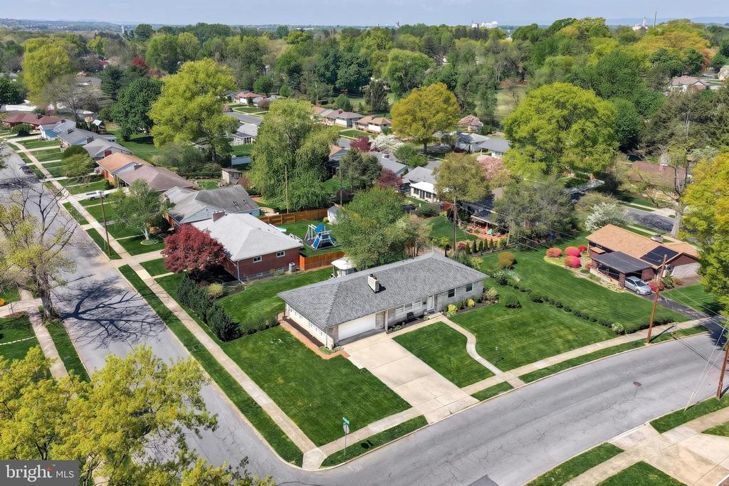 52 CENTER DRIVE