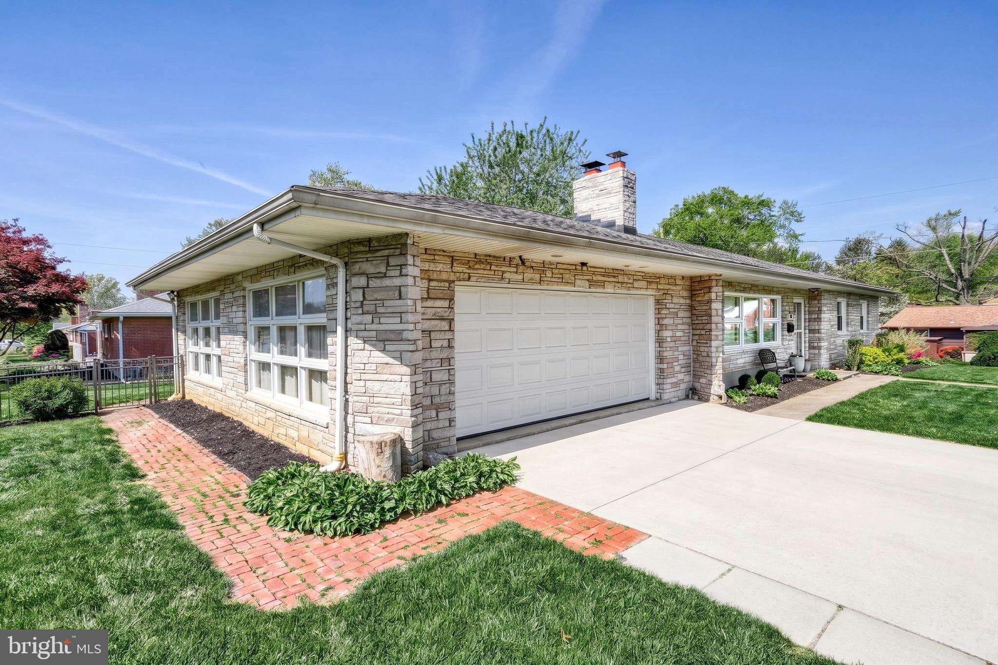 52 CENTER DRIVE
