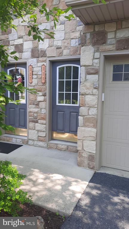 325 ANTILLES COURT