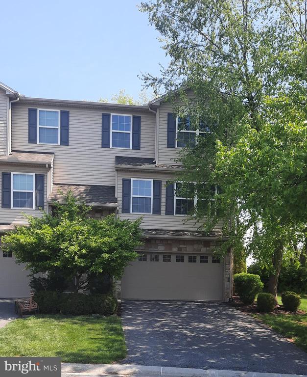 325 ANTILLES COURT
