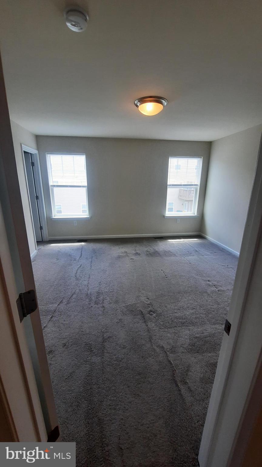 1039 ADMIRALS QUAY DRIVE