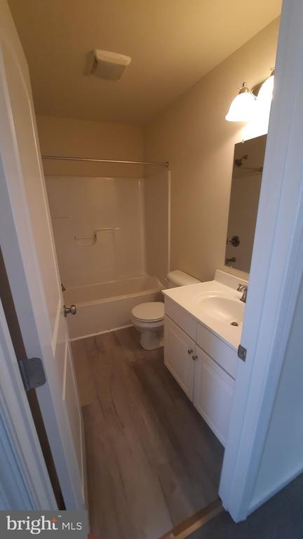 1039 ADMIRALS QUAY DRIVE