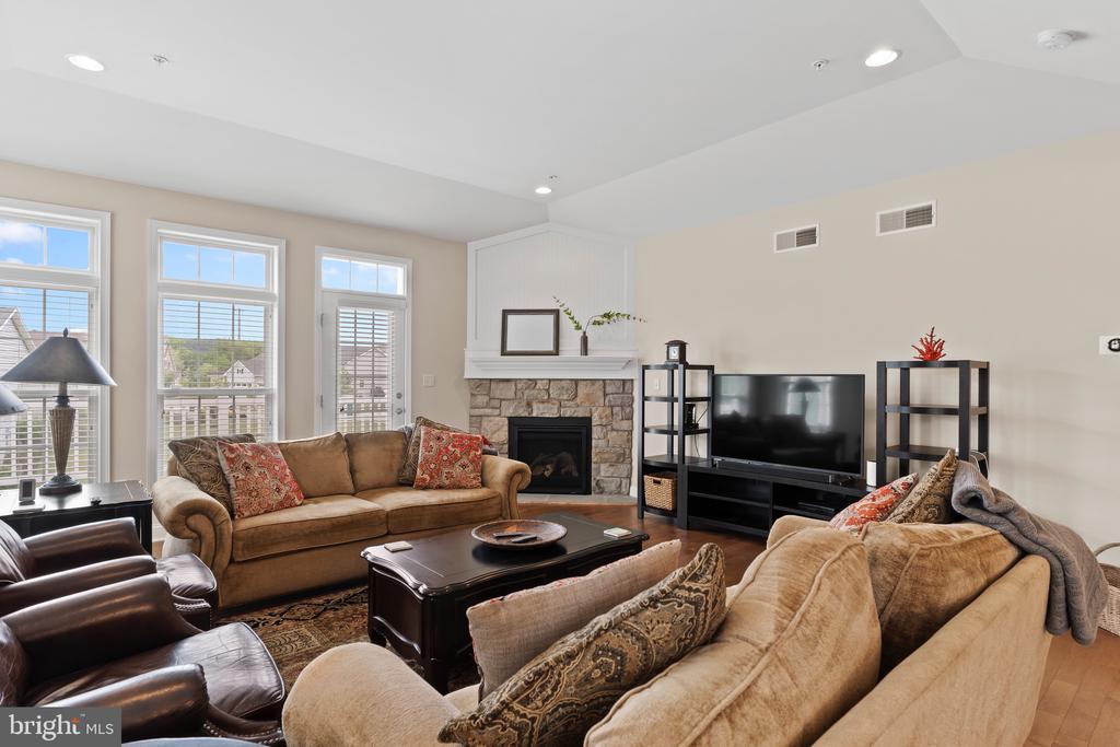 6245 RIVENDALE COURT