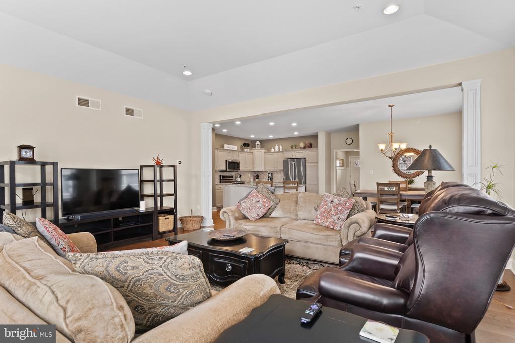 6245 RIVENDALE COURT