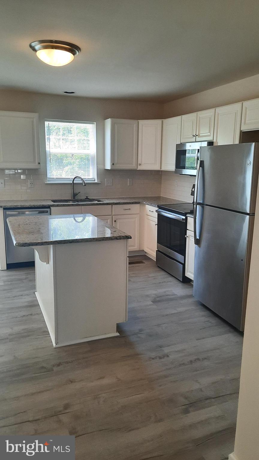 929 ADMIRALS QUAY DRIVE