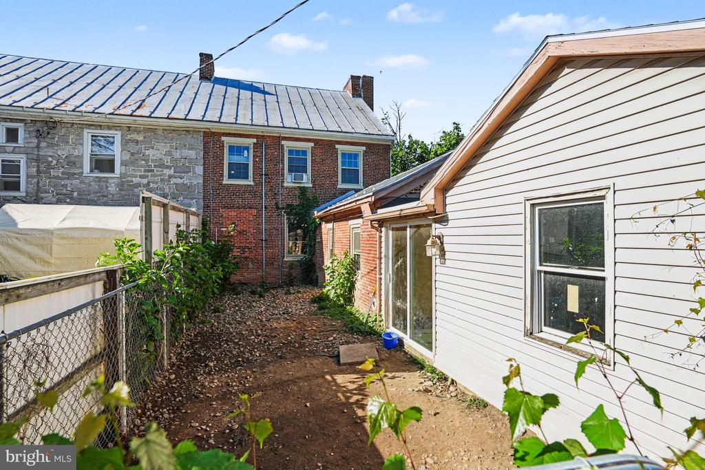 2143 NEWVILLE ROAD