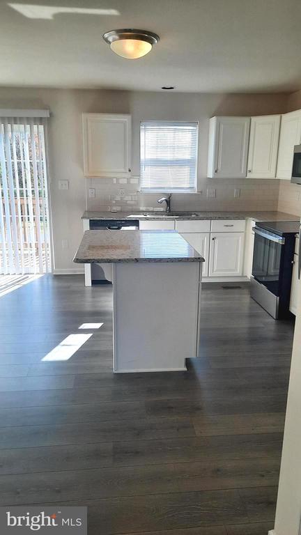 921 ADMIRALS QUAY DRIVE